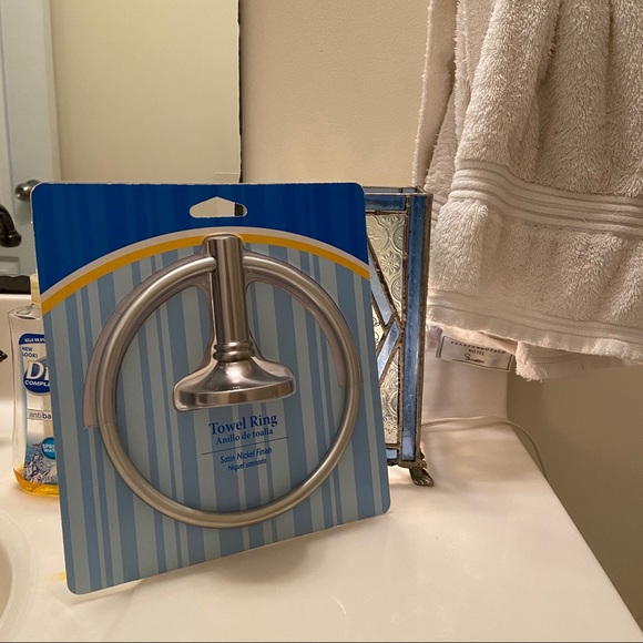 Towel Ring NWT - Picture 3 of 4